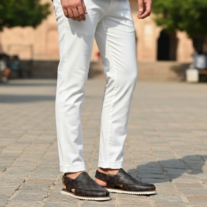 Men's Black Textured Leather Peshawari Chappal