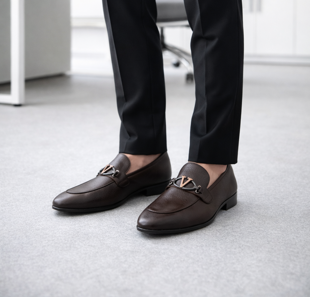 Men’s Brown V-Buckle Folding Dress Shoes